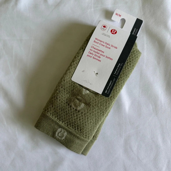🆕🇨🇦 Lululemon Team Canada Olympic Daily Stride Crew Boot Sock Rosemary Green - Picture 1 of 3